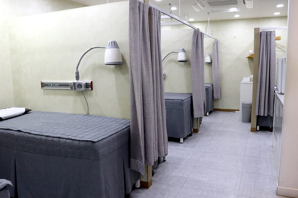 미소로한의원 대전점 치료실 · 대전 다한증 치료